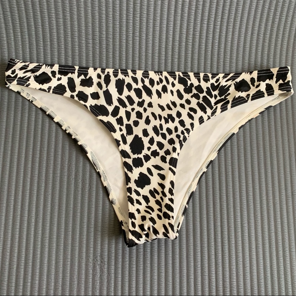 H&M Animal Print Bikini bottom Sz 6